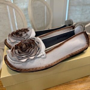 Brand New L’Artiste DEZI Genuine Leather Flats Loafers in Natural Cream Brown